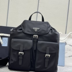 F600 new backpack 2VZ110 glossy leather shoulder straps retro hardware this ReNylon backpack using classic nylon fabric design retro nostalgic hardware fusion of innovative and practical elements to present a refined and timeless style with a removable gl