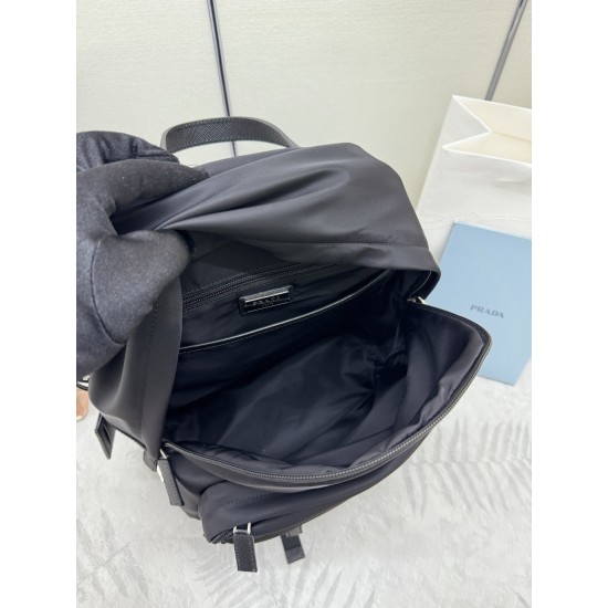 F500 classic explosive models shoulders backpack 2020 shoulders backpack old version 2VZ066 made of imported Saffiano leather material and imported nylon fabric adjustable nylon shoulder straps brushed metal accessories this nylon backpack multiple pocket