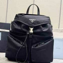 F600 new runway models 2VZ111 small shoulder back shoulder bag this runway models shoulder backpack using imported nylon fabric calfskin and top hardware front buckle flap and 2 pocket design with a removable nylon shoulder strap back and can be carried o