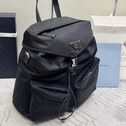 F600 new runway models 2VZ111 small shoulder back shoulder bag this runway models shoulder backpack using imported nylon fabric calfskin and top hardware front buckle flap and 2 pocket design with a removable nylon shoulder strap back and can be carried o