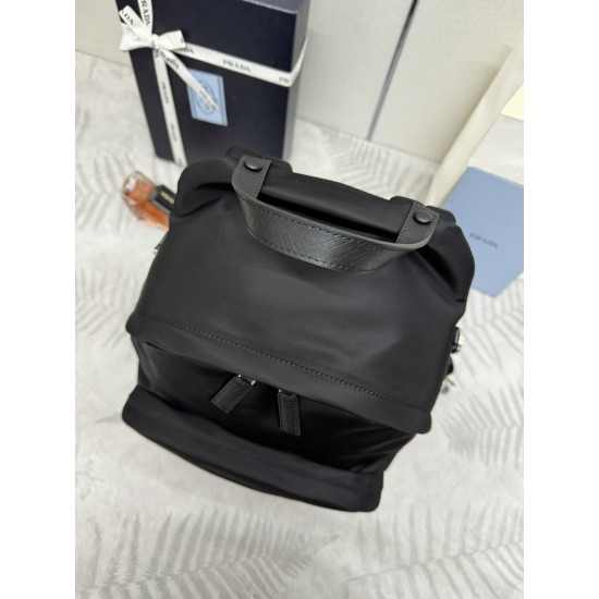 F500 classic explosive models shoulders backpack 2020 shoulders backpack new version 2VZ066 made of imported Saffiano leather material and imported nylon fabric adjustable nylon shoulder straps brushed metal accessories this nylon backpack multiple pocket