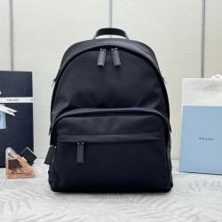 Old version 2VZ066 shoulder bag