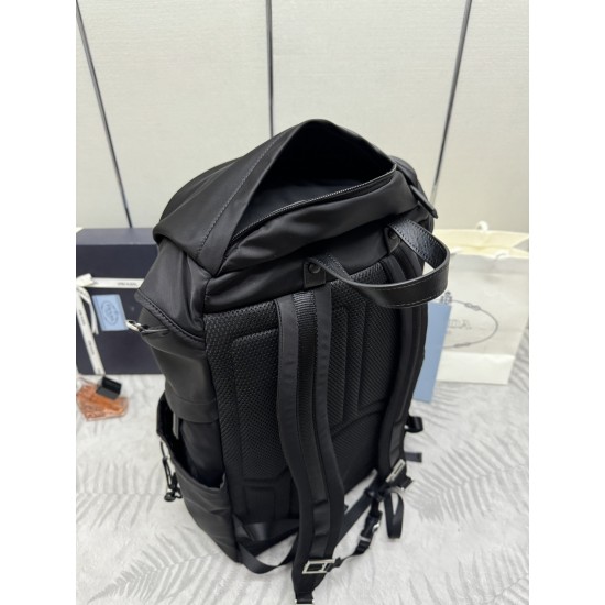 F780 new hiking bag 2VZ090 this backpack is quite technological appearance with the practicality of the interior space is made of ReNylon recycled nylon Saffiano leather presents cross stitching and waxed finish details distinctive style symbolizes the tr
