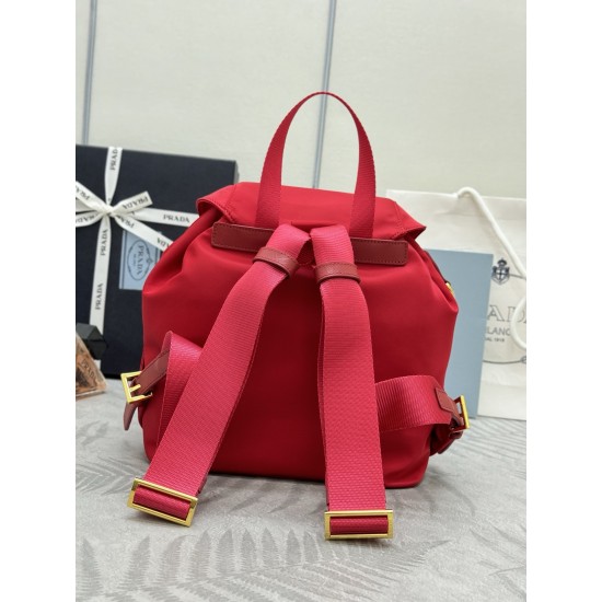 F470 with a full set of the right version of the counter packaging exclusive custom new small backpack 1BZ677 red gold buckle This nylon backpack is part of Prad's traditional design highlights the brand's important qualities innovative materials luxury p