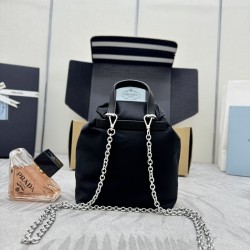 F400 with counter to the version of the full set of packaging exclusive customized mini small backpack 1BH029 shoulder bag This simple lines of the universal backpack can be transformed into a handbag through the removable shoulder straps to highlight the