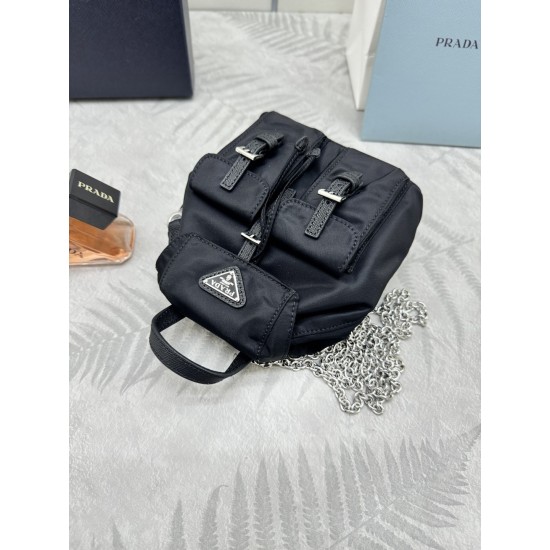 F400 with counter to the version of the full set of packaging exclusive customized mini small backpack 1BH029 shoulder bag This simple lines of the universal backpack can be transformed into a handbag through the removable shoulder straps to highlight the