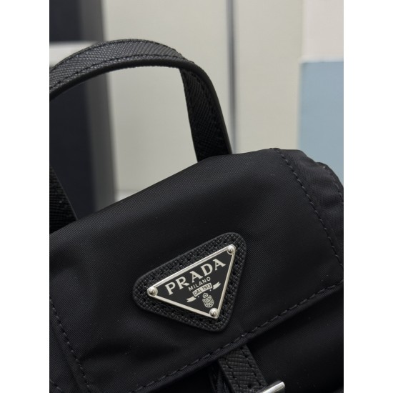 F400 with counter to the version of the full set of packaging exclusive customized mini small backpack 1BH029 shoulder bag This simple lines of the universal backpack can be transformed into a handbag through the removable shoulder straps to highlight the