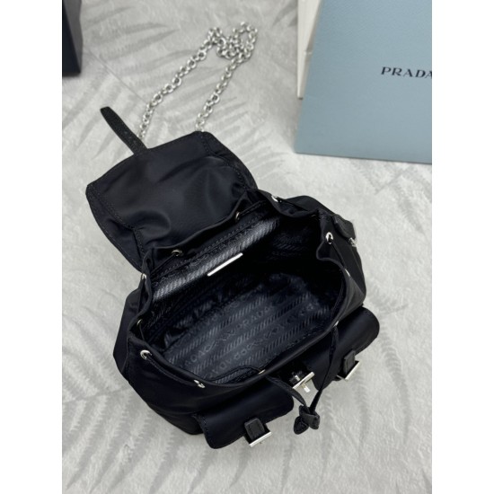 F400 with counter to the version of the full set of packaging exclusive customized mini small backpack 1BH029 shoulder bag This simple lines of the universal backpack can be transformed into a handbag through the removable shoulder straps to highlight the