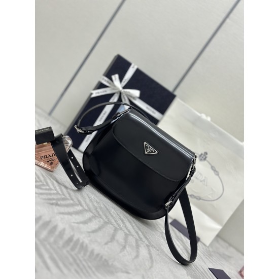 F620 with a full set of counter to the version of the package exclusive customized large flap double shoulder strap new antique underarm bag large flap this year's hot flap antique models underarm bag has been very popular this double shoulder strap desig
