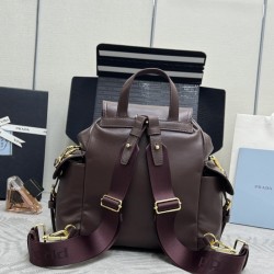 F790New Shoulder Bag 1BZ080Sheepskin BackpackThe Explore bag is a perfect blend of elegance and functionality with soft lines and a multi-pocket silhouette designed for urban exploration and outdoor adventuresStyle with detachable carry handlesShoulder ca