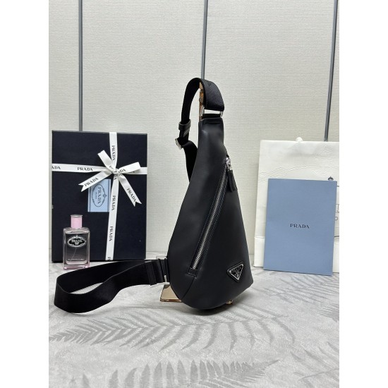 F570 new chest bag plain 2VZ098 this simple bag style between the shoulder bag and shoulder bag quite a mix and match characteristics highlight P family duality body design for deerskin grain cowhide silhouette and functionality to create a playful and in