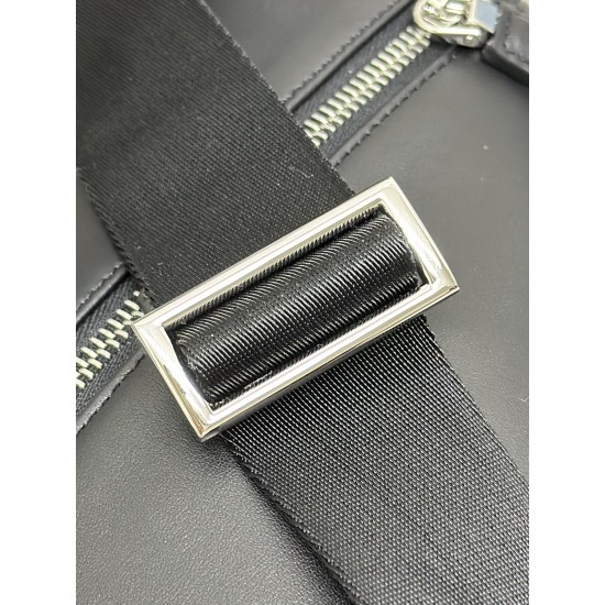 F570 new chest bag plain 2VZ098 this simple bag style between the shoulder bag and shoulder bag quite a mix and match characteristics highlight P family duality body design for deerskin grain cowhide silhouette and functionality to create a playful and in