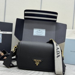 F750 with counter counter version of the full set of packaging exclusive customized new gold buckle double shoulder strap 1BD314 gold buckle this double shoulder strap with imported deerskin grain cowhide leather with two exchangeable adjustable long shou