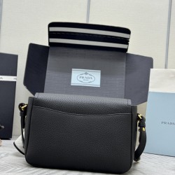 F750 with counter counter version of the full set of packaging exclusive customized new gold buckle double shoulder strap 1BD314 gold buckle this double shoulder strap with imported deerskin grain cowhide leather with two exchangeable adjustable long shou