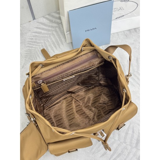 F480 with a full set of the right version of the counter packaging exclusive customized classic large backpack 1BZ811 nylon shoulder bag with exquisite Saffiano leather trim fusion of materials and decorated with triangular logo highlights the charm of fa