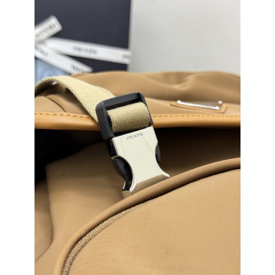 F780 new hiking bag 2VZ019 This duffel bag is made of imported nylon fabric to create quite a technological style backpack main compartment with flap and buckle back zipper pockets adjustable woven nylon straps two external zipper pockets and two drawstri