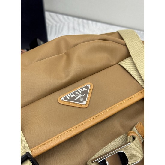 F780 new hiking bag 2VZ019 This duffel bag is made of imported nylon fabric to create quite a technological style backpack main compartment with flap and buckle back zipper pockets adjustable woven nylon straps two external zipper pockets and two drawstri