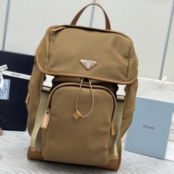 F660Prada new parachute backpack triangular enamel nameplate logo adjustable nylon shoulder straps 2VZ135 imported parachute fabric imported white steel hardware accessories this sports style parachute schoolbag front and sides are equipped with practical