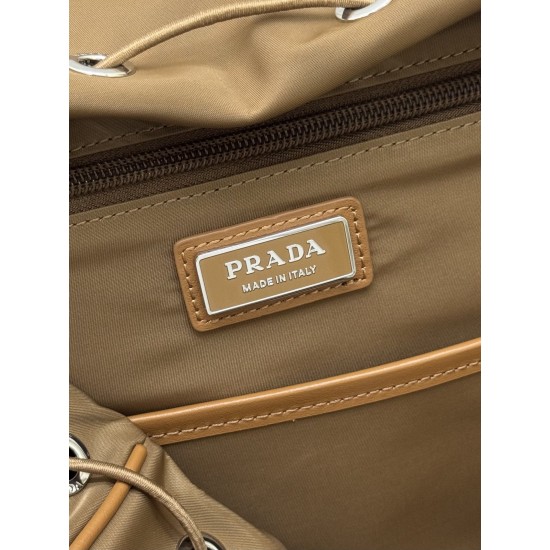 F660Prada new parachute backpack triangular enamel nameplate logo adjustable nylon shoulder straps 2VZ135 imported parachute fabric imported white steel hardware accessories this sports style parachute schoolbag front and sides are equipped with practical