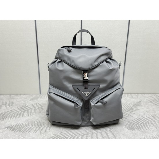 F700 new men's bag shoulder bag 2024 spring and summer runway models gray 2VZ108 with adjustable long shoulder strap can also be used as a diagonal cross-body bag This bag is made of imported nylon fabrics top hardware front 2 diagonal zipper pocket desig
