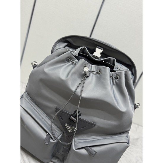 F700 new men's bag shoulder bag 2024 spring and summer runway models gray 2VZ108 with adjustable long shoulder strap can also be used as a diagonal cross-body bag This bag is made of imported nylon fabrics top hardware front 2 diagonal zipper pocket desig