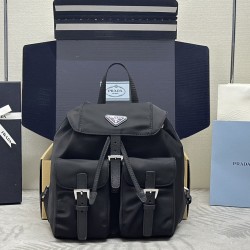 F450 with a full set of the right version of the counter packaging exclusive custom new small backpack 1BZ677 This nylon backpack is part of Prad's traditional design highlights the brand's important qualities innovative materials luxury pragmatism and cl