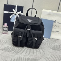 F450 with a full set of the right version of the counter packaging exclusive custom new small backpack 1BZ677 This nylon backpack is part of Prad's traditional design highlights the brand's important qualities innovative materials luxury pragmatism and cl