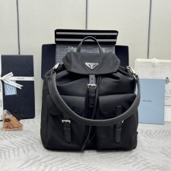 F560 new backpack 2VZ110 upgraded version of the nylon handbags this ReNylon backpack using classic nylon fabric design top hardware fusion of innovative and practical elements to present a refined and timeless style with a detachable shoulder strap a bag