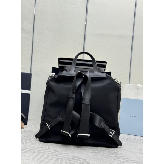 F560 new backpack 2VZ110 upgraded version of the nylon handbags this ReNylon backpack using classic nylon fabric design top hardware fusion of innovative and practical elements to present a refined and timeless style with a detachable shoulder strap a bag