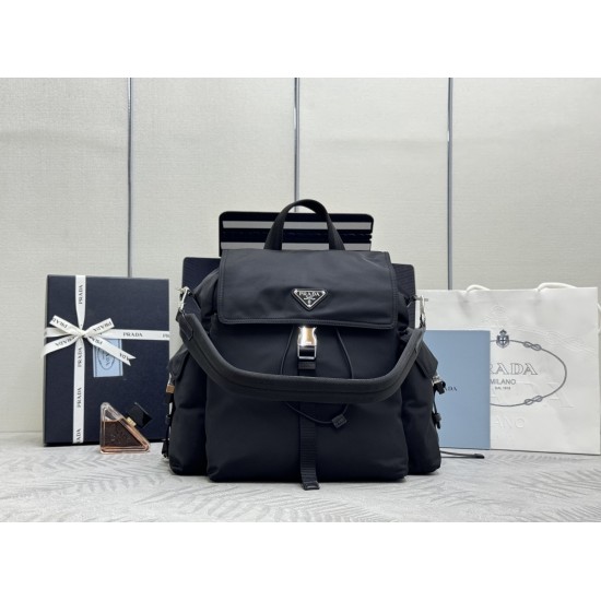 F620 NEW SHOULDER BAGS EXPLORE 2VZ118 BACKPACK This Explore bag is a perfect blend of elegance and functionality with its soft lines and multi-pocket silhouette designed for urban exploration and outdoor adventures. The combination of recycled nylon and l