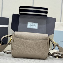 F750 with counter counter version of the full set of packaging exclusive customized new gold buckle double shoulder strap 1BD314 gold buckle this double shoulder strap with imported deerskin grain cowhide leather with two exchangeable adjustable long shou