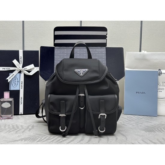 F490 with counter to the version of the full set of packaging exclusive customized new backpack 1BZ677A silver buckle bag cover is cowhide bag edge this nylon shoulder bag using exquisite calfskin leather trim fusion of a variety of materials and adorned 