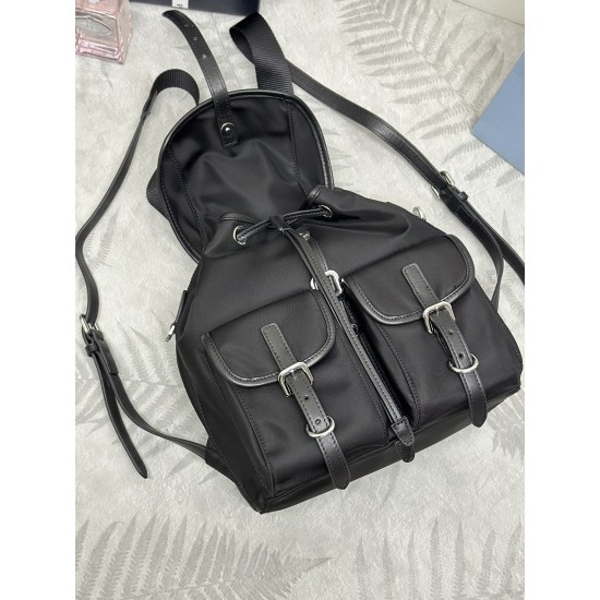 F490 with counter to the version of the full set of packaging exclusive customized new backpack 1BZ677A silver buckle bag cover is cowhide bag edge this nylon shoulder bag using exquisite calfskin leather trim fusion of a variety of materials and adorned 