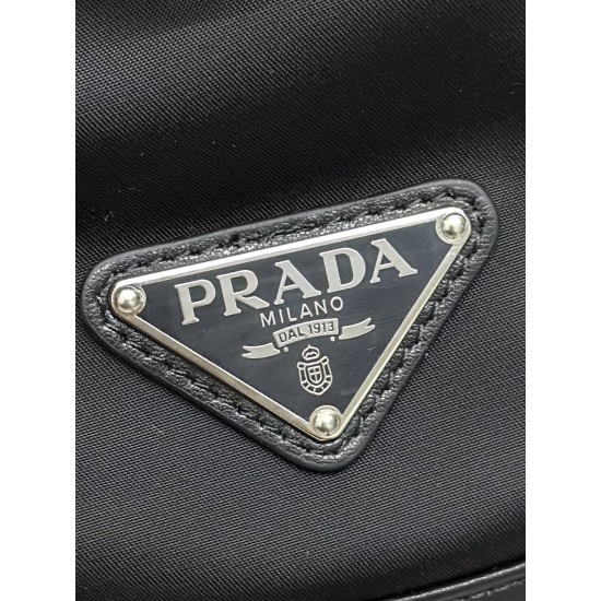 F490 with counter to the version of the full set of packaging exclusive customized new backpack 1BZ677A silver buckle bag cover is cowhide bag edge this nylon shoulder bag using exquisite calfskin leather trim fusion of a variety of materials and adorned 