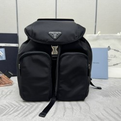 F420 upgraded version of the shoulder bag the latest models of hot nylon backpack 1BZ005 classic triangle enamel logo imported parachute fabric top hardware accessories front two pockets and flap buckle design appears more convenient and practical worth h