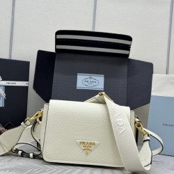 F750 with counter counter version of the full set of packaging exclusive customized new gold buckle double shoulder strap 1BD314 gold buckle this double shoulder strap with imported deerskin grain cowhide leather with two exchangeable adjustable long shou