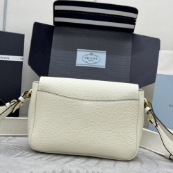 F750 with counter counter version of the full set of packaging exclusive customized new gold buckle double shoulder strap 1BD314 gold buckle this double shoulder strap with imported deerskin grain cowhide leather with two exchangeable adjustable long shou