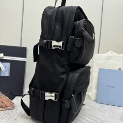 F680 new shoulder bag 2VZ101 multifunctional backpack This backpack is made of imported nylon fabric to present a technological appearance zipper main compartment and buckle for easy storage with two compartments three external zipper pockets lined with m