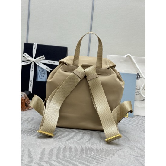 F470 with a full set of the right version of the counter packaging exclusive custom new small backpack 1BZ677 apricot gold buckle This nylon backpack is part of Prad's traditional design highlights the brand's important qualities innovative materials luxu