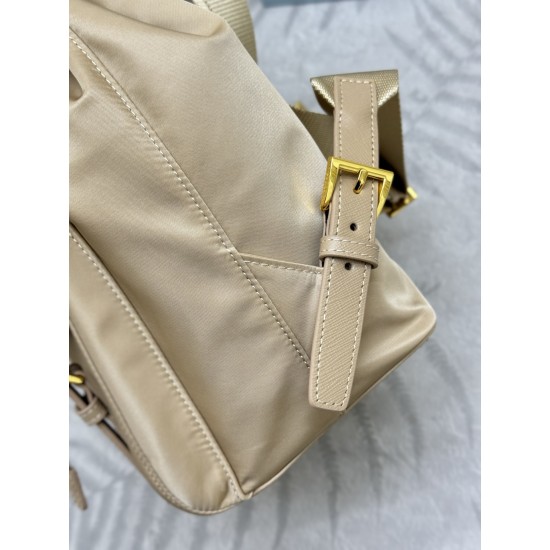 F470 with a full set of the right version of the counter packaging exclusive custom new small backpack 1BZ677 apricot gold buckle This nylon backpack is part of Prad's traditional design highlights the brand's important qualities innovative materials luxu