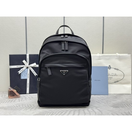 F570 classic 2VZ048 backpack top original goods this backpack with imported Saffiano leather trim outlines the silhouette presenting a modern sense of minimalism lines using imported nylon fabric and cross grain cowhide leather combination of top polished