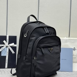 F570 classic 2VZ048 backpack top original goods this backpack with imported Saffiano leather trim outlines the silhouette presenting a modern sense of minimalism lines using imported nylon fabric and cross grain cowhide leather combination of top polished