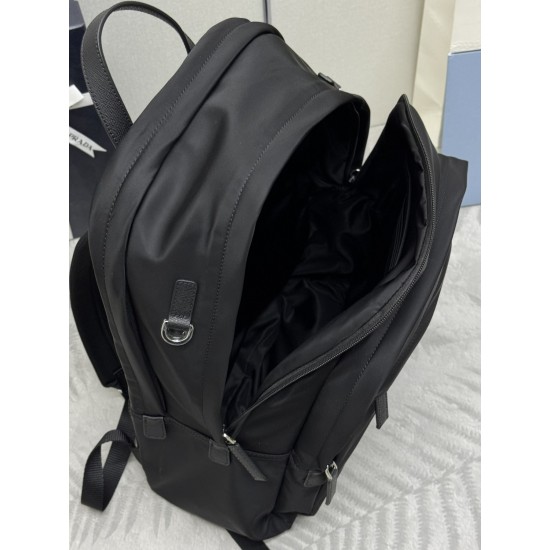 F570 classic 2VZ048 backpack top original goods this backpack with imported Saffiano leather trim outlines the silhouette presenting a modern sense of minimalism lines using imported nylon fabric and cross grain cowhide leather combination of top polished