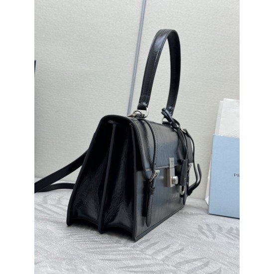 F850202525ss new pencil bag 1BN024 large this leather handbag inspired by the quite formal briefcase texture delicate glossy with a new attitude to re-interpret the classic office style silhouette using delicate soft detailing for the bag's classic shape 