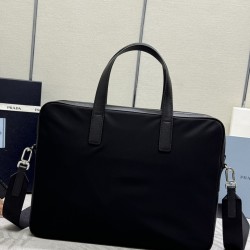 F540 new briefcase 2VE368 nylon fabric using imported nylon fabric and Saffiano leather handle removable adjustable nylon shoulder strap design looks more fashionable metal accessories and titanium zipper functionality internal compartment two pockets one