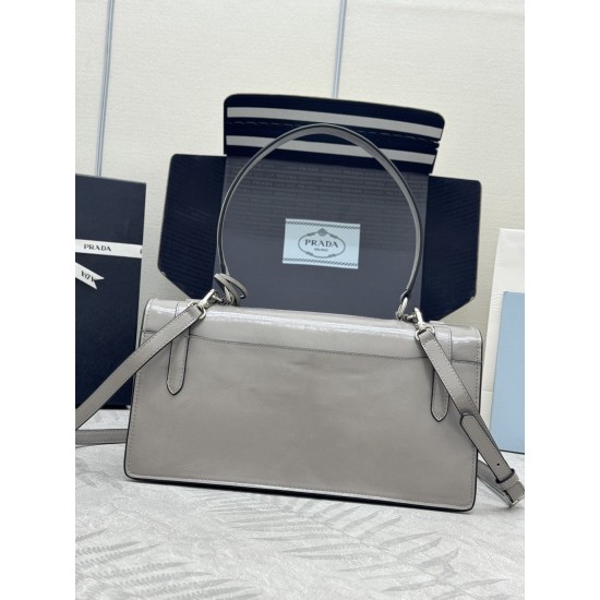 F78025SS spring and summer new purple gray pen holder bag 1BN026 small arrived this leather handbag inspired by the strong formal briefcase texture delicate glossy with a new attitude to reinterpretation of the classic office style silhouette using delica