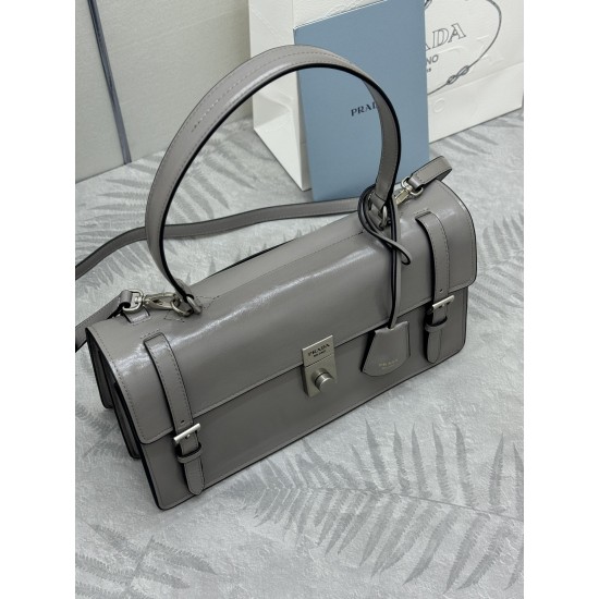 F78025SS spring and summer new purple gray pen holder bag 1BN026 small arrived this leather handbag inspired by the strong formal briefcase texture delicate glossy with a new attitude to reinterpretation of the classic office style silhouette using delica
