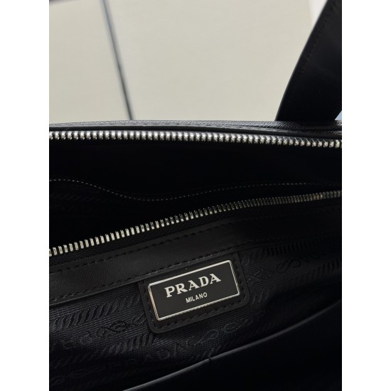 F720 Classic Briefcase 2VE368 cross grain using imported Saffiano cross grain cowhide leather removable adjustable nylon shoulder strap design looks more fashionable metal accessories and titanium zipper functionality internal compartment two pockets one 