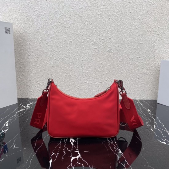 Batch P260 with box Prada new nylon Hobo hand-carrying armpit bag net red sister group crazy grass and popular in the fashion circle hobo out of the new this Hobo bag design is fantastic a bag of three waist bag slanting crossbody single crossbody handle 