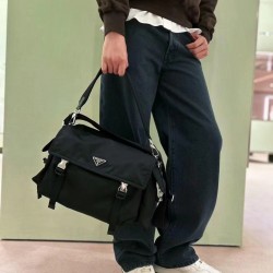 New messenger bag black on the body picture